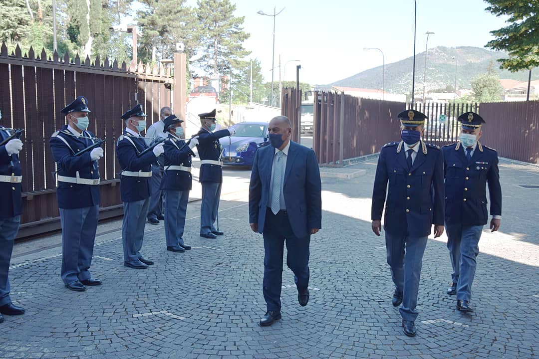 Polizia Il Dirigente Superiore Enrico De Simone Nuovo Questore A L