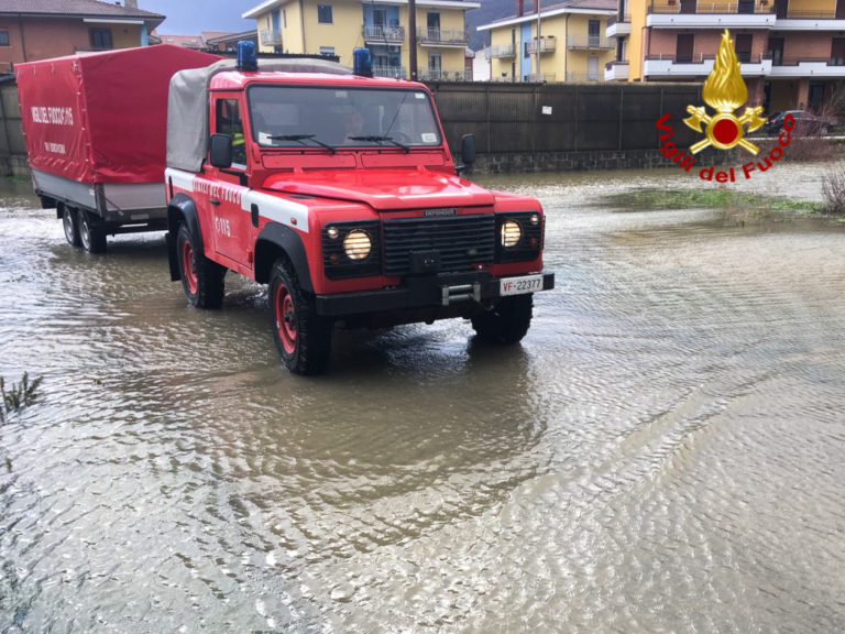 cade dalla bicicletta e riceve multa