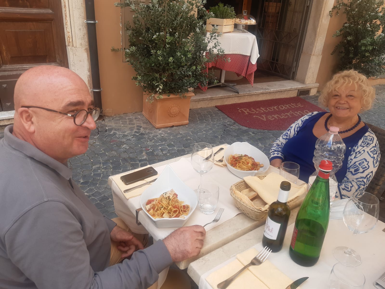 Cardinali, vip e Papi presi per la gola: da Villacanale alla conquista di Roma, la storia di Venerina Labbate - Vimarsana News