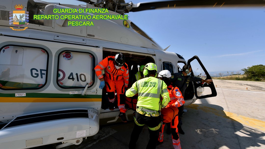 Soccorso in ambiente impervio e imbarco feriti, esercitazione della GdF - Vimarsana News