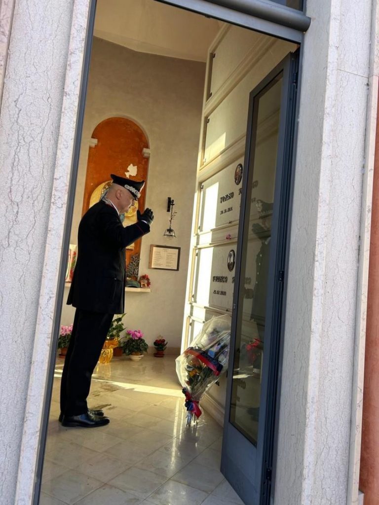 Carabinieri Il Generale Neosi Rende Omaggio Alla Memoria Del Generale